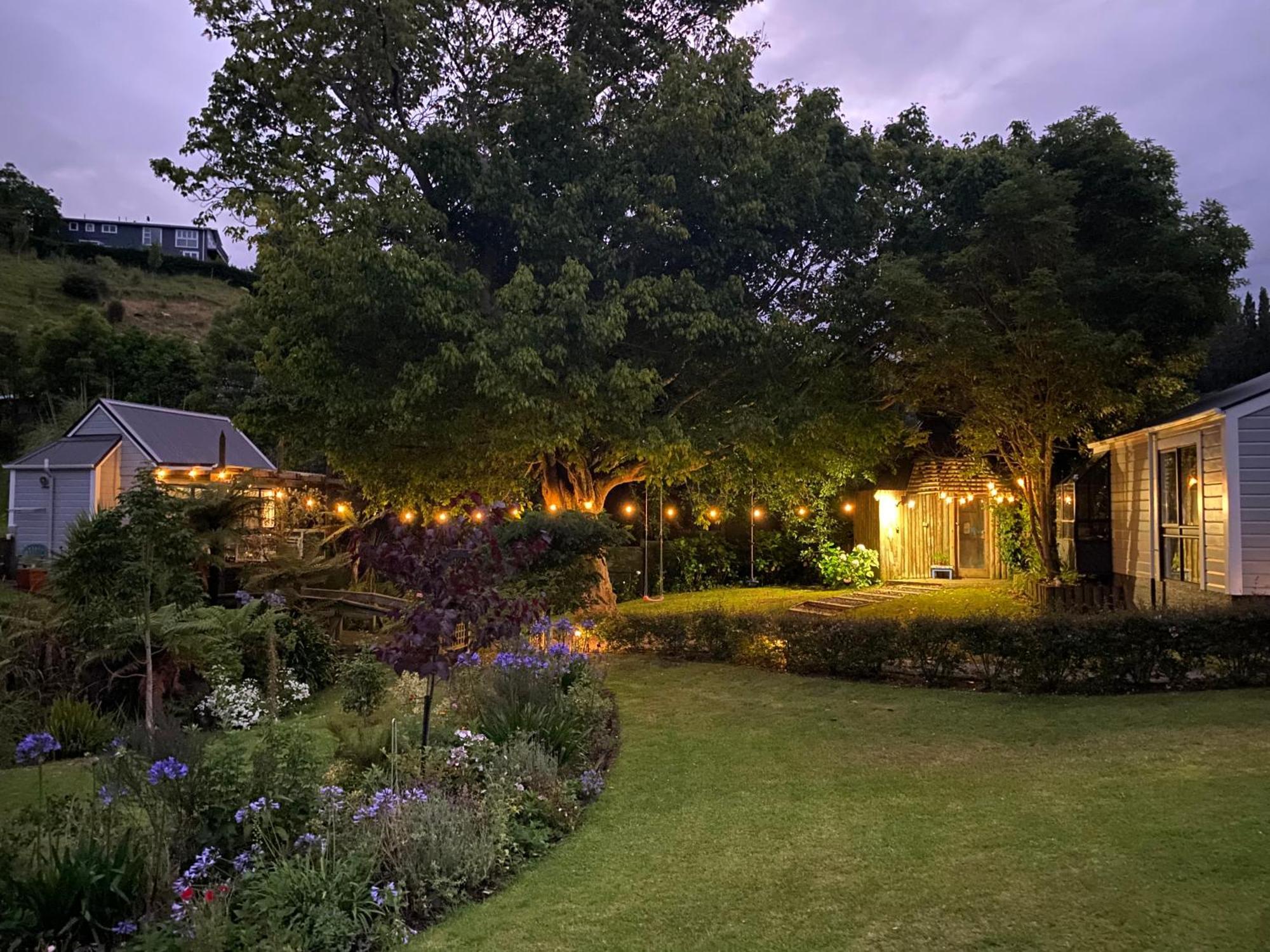 Superb Studio Retreat With Spa, Pool & Bbq Access Whanganui Eksteriør billede