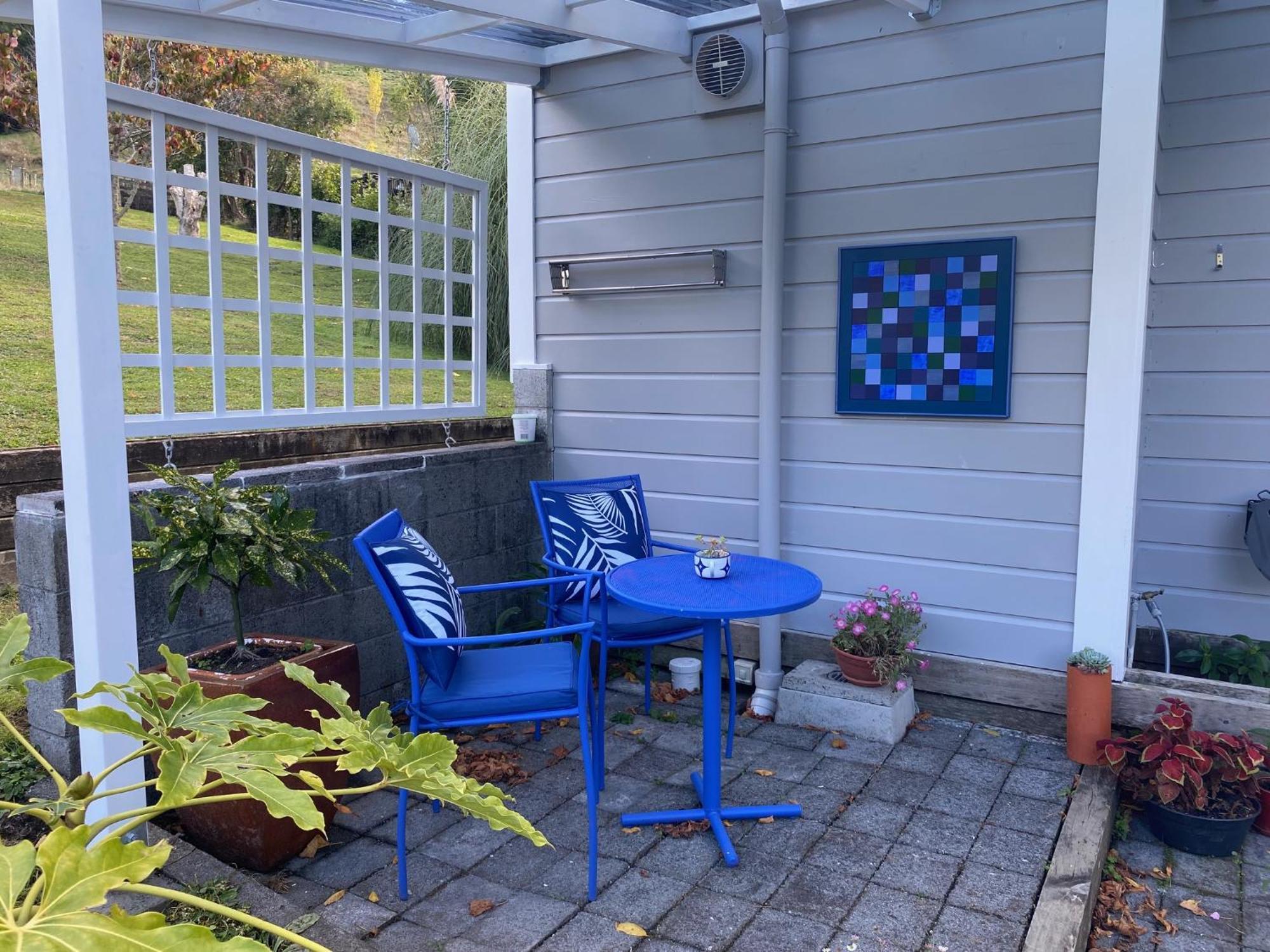 Superb Studio Retreat With Spa, Pool & Bbq Access Whanganui Eksteriør billede